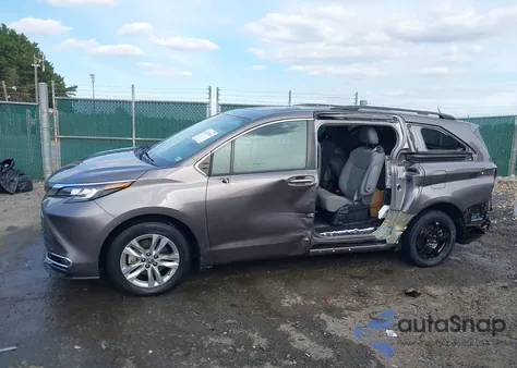 2022 Toyota Sienna Xle z USA, uszkodzony, nr VIN 5TDJRKEC5NS091036
